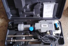 Location outil Marteau piqueur Électrique Mac allister près de Saint-André-de-l'Eure