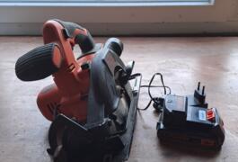 Location outil Scie circulaire Électrique Black et decker près de Nancy
