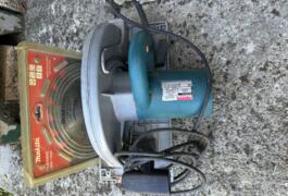Location outil Scie circulaire Électrique Makita près de La Couronne