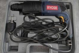 Location outil Perceuse Électrique Ryobi près de Enghien-les-Bains