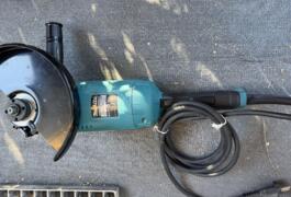 Location outil Meuleuse Électrique Makita près de Moissac