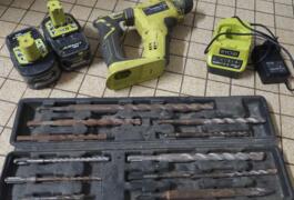 Location outil Burineur perforateur Électrique Ryobi près de Ploërmel