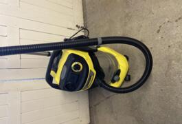 Location outil Aspirateur eau poussière Électrique Karcher près de Laval