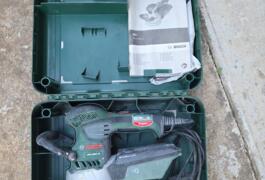 Location outil Ponceuse Électrique Bosch près de Nîmes