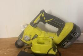 Location outil Burineur perforateur Électrique Ryobi près de Plaisance-du-Touch