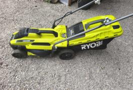 Location outil Tondeuse Électrique Ryobi près de Châtillon-la-Palud