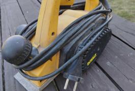 Location outil Rabot Électrique Dewalt près de Clermont