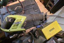 Location outil Scie sabre sans fil ryobi 18v Ryobi près de Montévrain