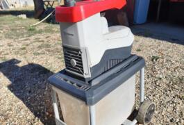 Location outil Broyeur de végetaux Électrique Sterwins près de Noilhan