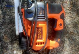 Location outil Scie sauteuse Filaire Black et decker près de Bouguenais