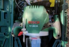 Location outil Défonceuse à bois Électrique Bosch près de Bouguenais