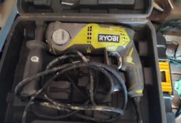 Location outil Burineur perforateur Électrique Ryobi près de Guernes