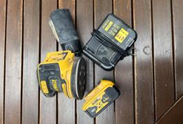 Location outil Ponceuse électrique Dewalt près de Montpellier