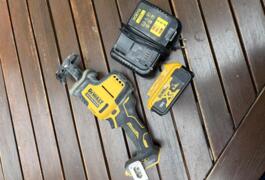 Location outil Scie sabre électrique Dewalt près de Montpellier