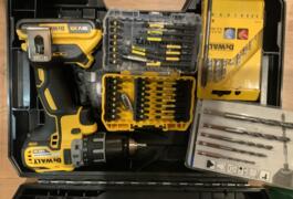 Location outil Perceuse visseuse Dewalt près de Versailles