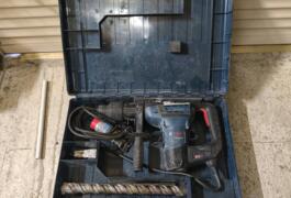 Location outil Burineur perforateur Électrique Bosch près de Salses-le-Château
