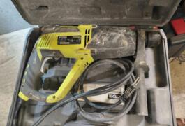 Location outil Burineur perforateur Électrique Ryobi près de Salses-le-Château