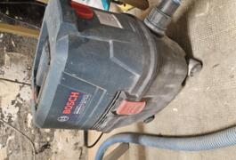 Location outil Aspirateur eau poussière Électrique Bosch pro près de Antibes