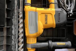Location outil Burineur perforateur Électrique Dewalt près de Vaires-sur-Marne