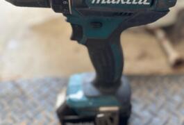 Location outil Perceuse Sans-fil Makita près de Santec