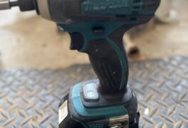 Location outil Visseuse Électrique Makita près de Santec
