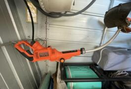 Location outil Coupe bordure Black et decker près de Antibes