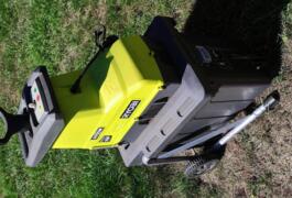 Location outil Broyeur de végetaux Électrique Ryobi près de Champagney