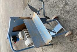 Location outil Banc de scie Électrique près de Fontaine-sur-Ay