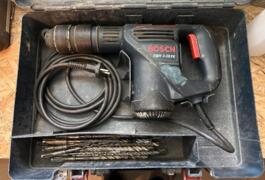 Location outil Burineur perforateur Électrique Bosch pro près de Bain-de-Bretagne
