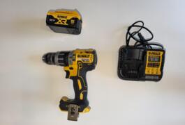Location outil Perceuse Sans-fil Dewalt près de Parempuyre