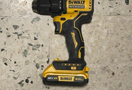 Location outil Perceuse Électrique Dewalt près de Sète