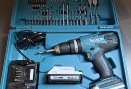 Location outil Perceuse Sans-fil Makita près de Ploufragan