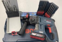 Location outil Burineur perforateur Électrique Bosch pro près de Vélizy-Villacoublay