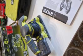 Location outil Ponceuse vibrante Électrique Ryobi près de Villenave-d'Ornon