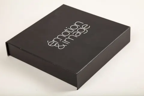 Boîte rigide personnalisée Émotion et Images, fabrication Smartpack