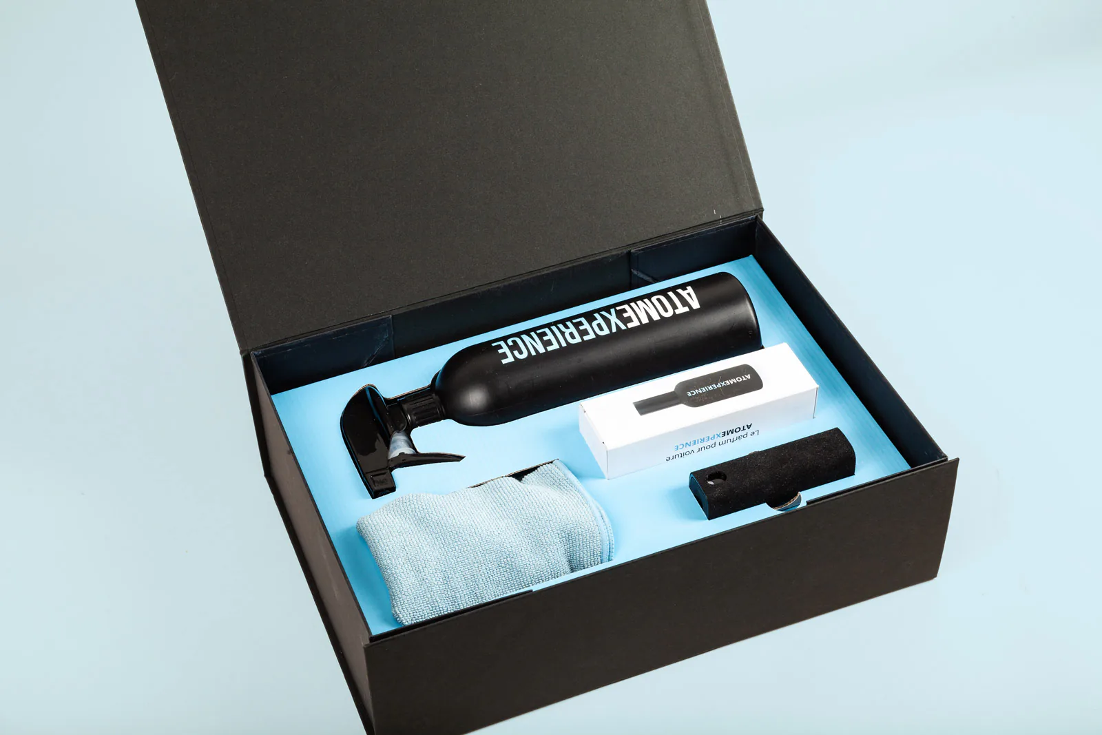Boîte carton personnalisée à oreilles Atom Experience, fabrication Smartpack