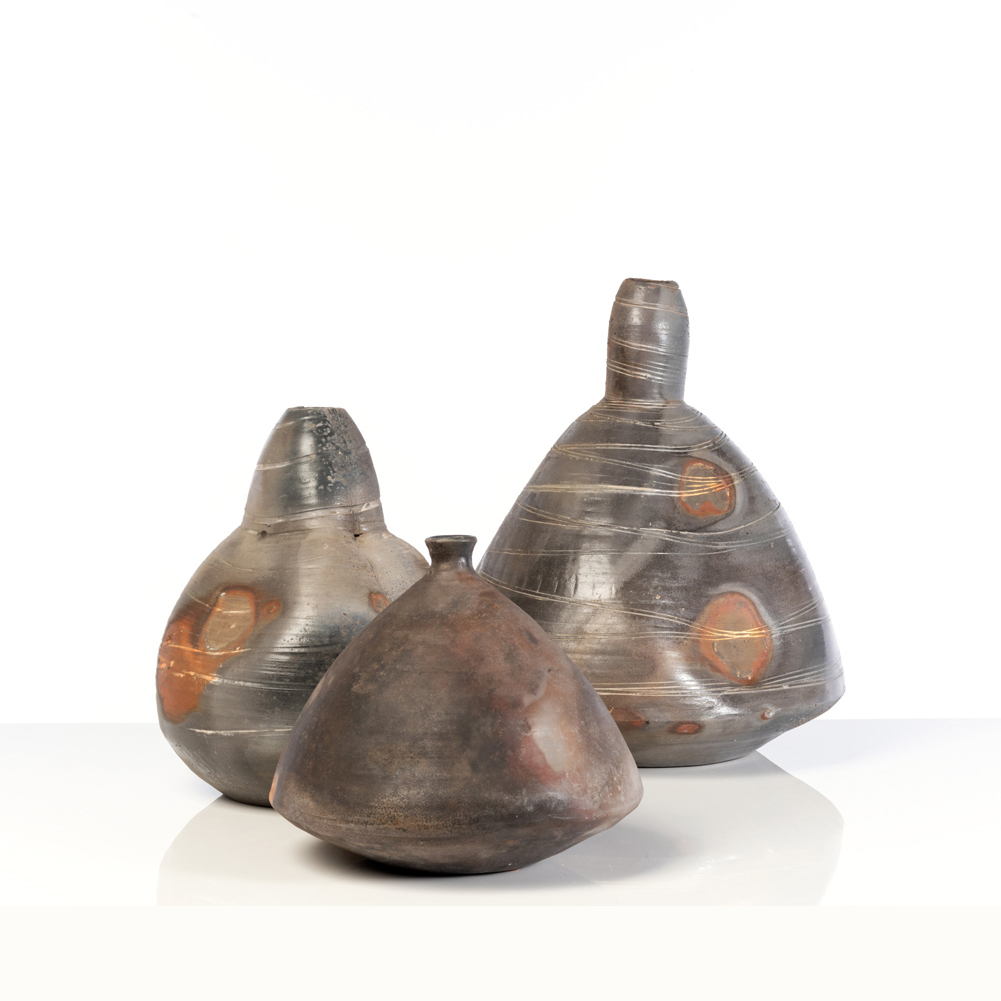 Lot 168 - Eric Astoul (né en 1954) Série de trois vases