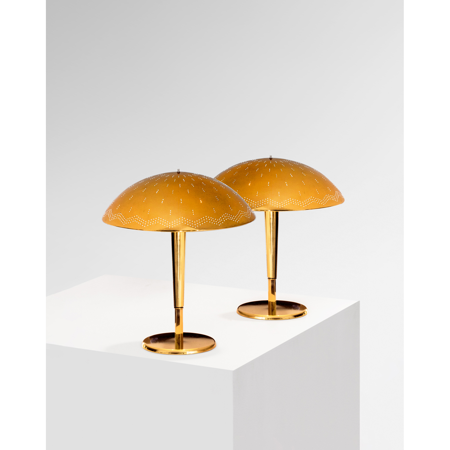 Paavo Tynell (1890-1973) Model n°5061 | Piasa