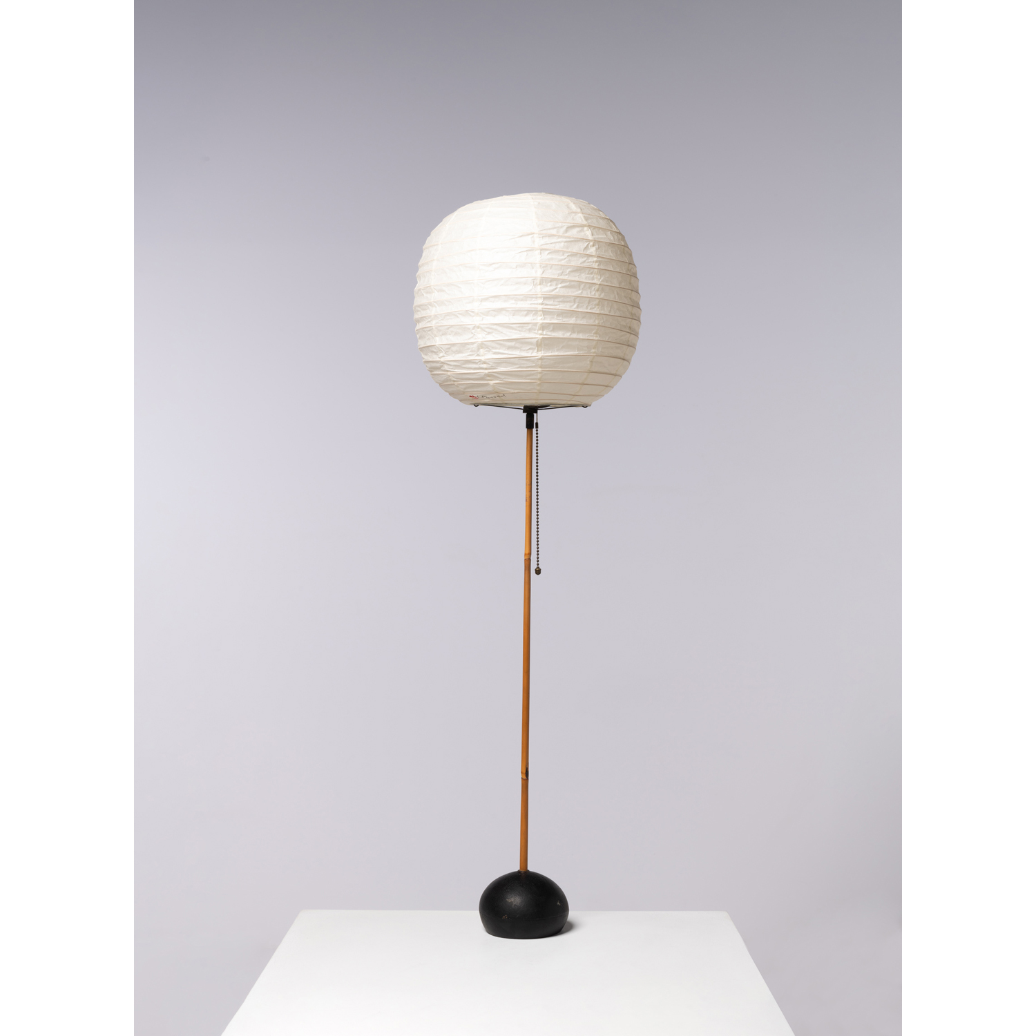 Isamu Noguchi (1904-1988) Akari series - Model BB2-40FF | Piasa
