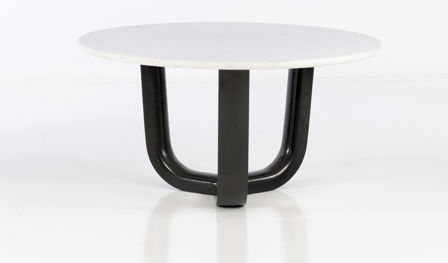 Eric Schmitt (born 1955)   Table - Unique piece Marble and polished bronze Creation date: 2019 Stamped 'ES' on the foot H74×Ø 140cm   Estimation : 30 000 / 40 000 euros