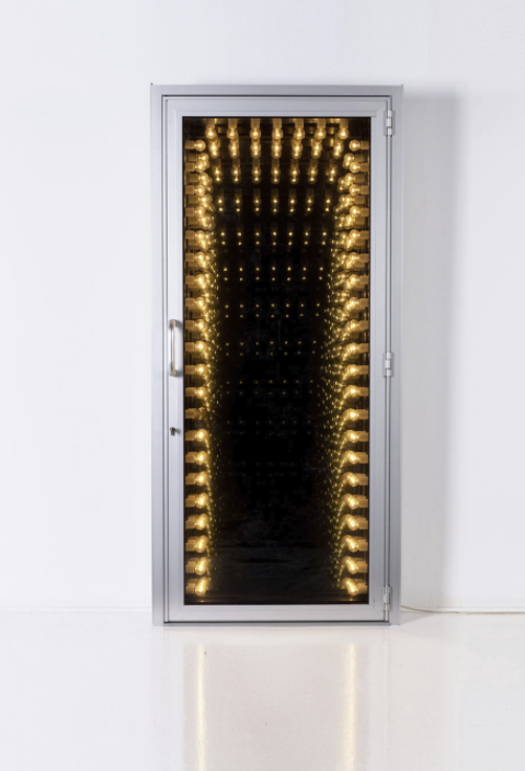 Ivan Navarro (born 1972)   Dark hole way Door, mirror, lightbulbs, three keys, and plug-in system Set of 3 + 1 AP 218 x 101,5 x 30 cm   Provenance : - New York sale, Phillips de Pury, May 11 2012, lot 252 - Purchased from the latter by the current owner - European private collection  Estimation : 40 000 / 60 000 euros 