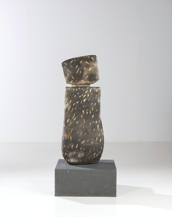 Maria Vlandi (born 1952) Untitled, 'Formats series' - Unique piece Estimation : 3000 / 6000 € Maria Vlandi (born 1952)  Untitled, 'Formats series' - Unique piece  Sculpture  Ceramic and steel  Signed  Creation date: 2004  H 113,5×L 42×P 15 cm (sculpture)  H 27×L 60×P 55 cm (plinth)  Provenance: artist's studio, Athens 