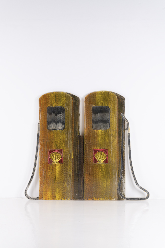 Pavlos (Pavlos Dionyssopoulos, dit) (1930-2019) Gas Station, 1967 Papiers massicotés dans un emboîtage en Plexiglas 160×183,5×4cm Provenance : Atelier de l'artiste Exposition : Hanovre, Kunstverein Hannover, Pavlos, 11 mars-16 avril 1972, reproduit en noir et blanc sous le n°62 p. 81 Un certificat d'authenticité des ayants droit sera remis à l'acquéreur. 40000/60000€