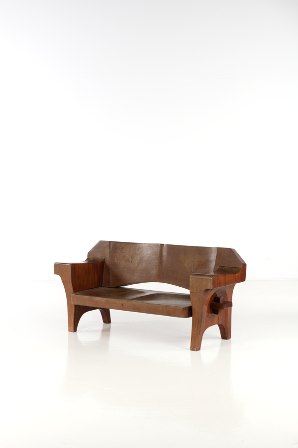 Jose Zanine Caldas (1919-2001) Canapé Bois de vinhatico castanho
