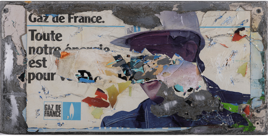 Raymond Hains (1926-2005) Ça passe ou ça gaze, 1987 Arrachage d'affiches déchirées et marouflées sur tôle Signées en bas vers la droite 40 x 78 cm