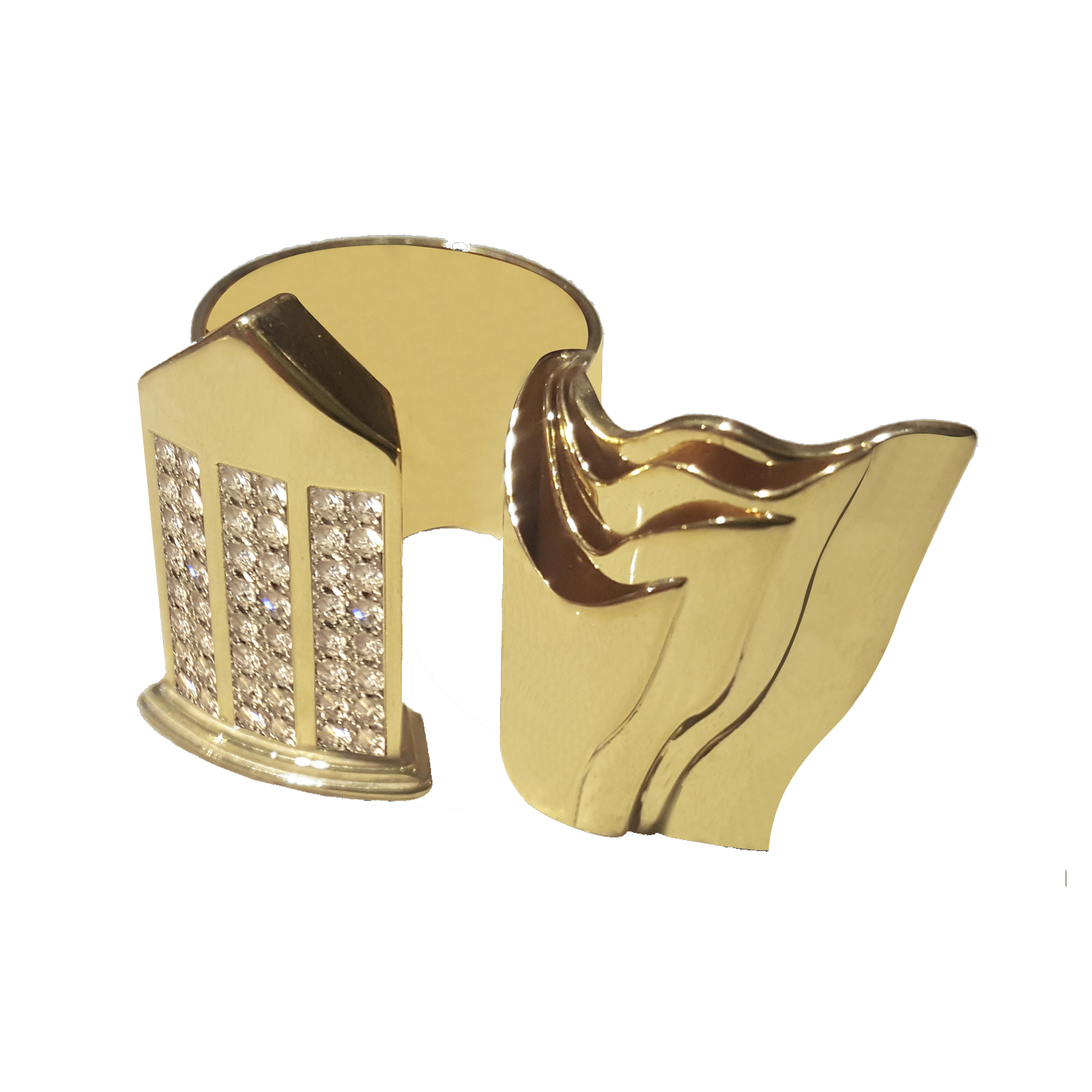 Alessandro MENDINI (1931-2019) Bague en or jaune 18k (750&permil;) et diamants - 2010 Sign&eacute;e Cleto Munari, poin&ccedil;onn&eacute;e, &eacute;dition Cleto Munari, sur 9. Poids brut : 32,1 g 5 000 / 7 000 &euro;
