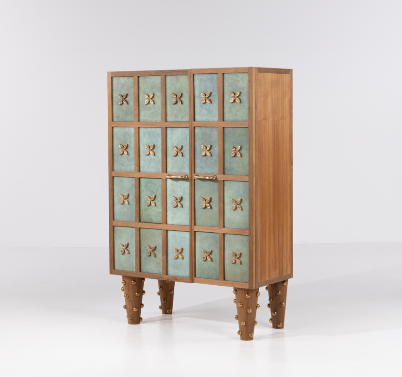 Elizabeth Garouste (née en 1949) & Mattia Bonetti (né en 1952) Lenôtre Cabinet Teck massif, placage de teck, bronze patiné et bronze doré Édition Néotù Modèle créé en 1990