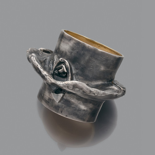 Piasa Enzo CUCCHI (né en 1949) Estimation : 6000 / 8000 cuff bracelet in hand carved silver