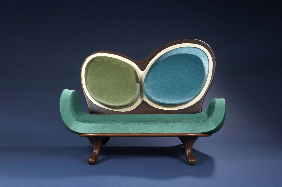 Mattia Bonetti (né en 1952) Surf - Pièce unique Canapé Wengé massif, placage de wengé, placage de sycomore et velours Édition Cat-Berro Monogramme de l'artiste, estampille de l'éditeur et numéroté Modèle créé en 2006