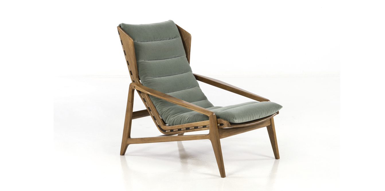 Gio Ponti (1891-1979)  Mod&egrave;le 811  Fauteuil  Noyer et textile  Edition Cassina 